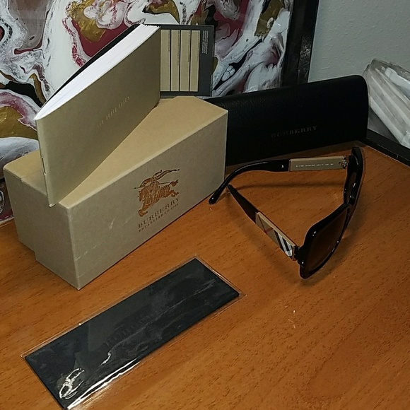 NWT Authentic Womens Burberry Square Sunglasses - Picture 8 of 8